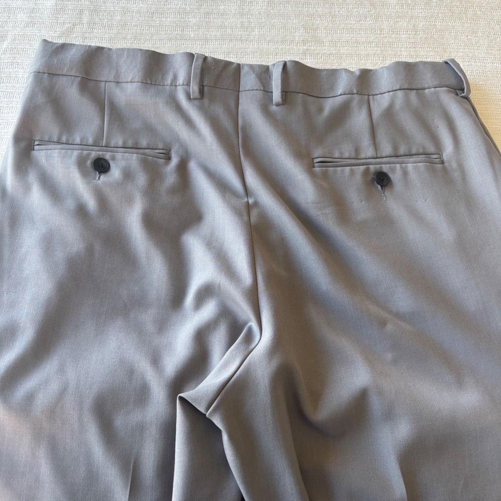 Haggar Mens Premium Comfort Dress Pant Gray Classic Fit 36x34 HC112WH-CN - Picture 4 of 11